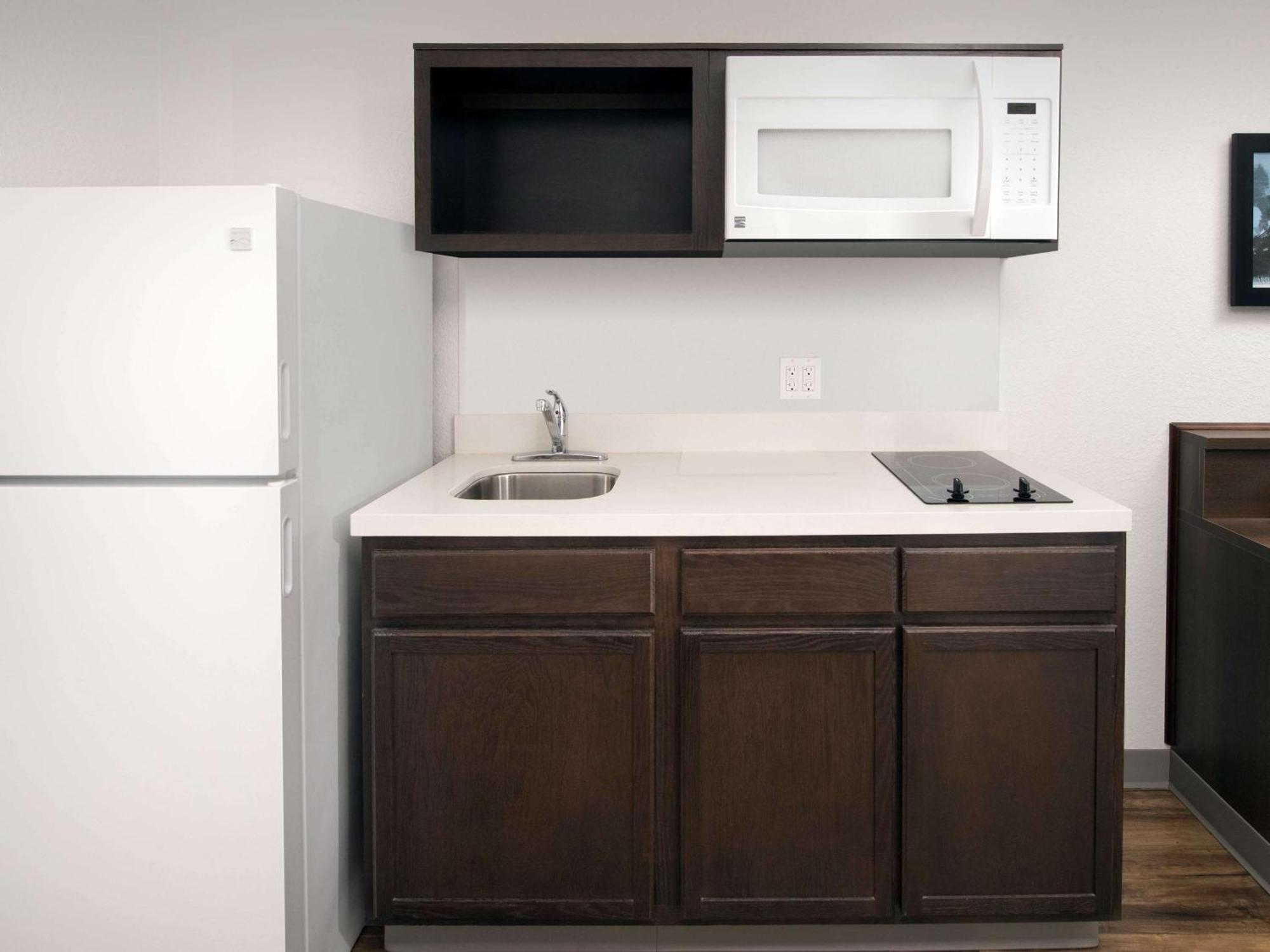 Extended Stay America Select Suites - Fort Myers - Northeast Екстериор снимка