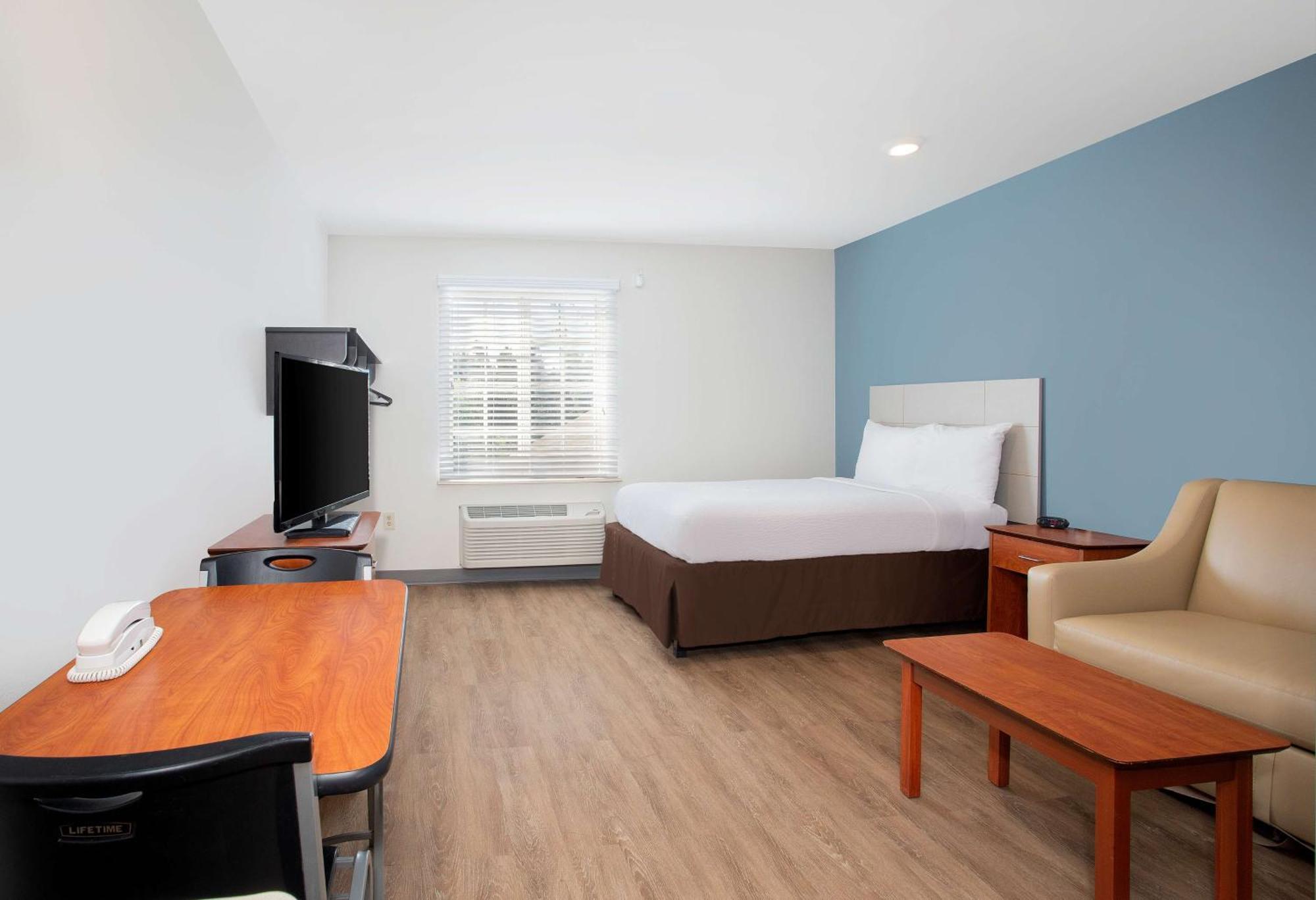 Extended Stay America Select Suites - Fort Myers - Northeast Екстериор снимка