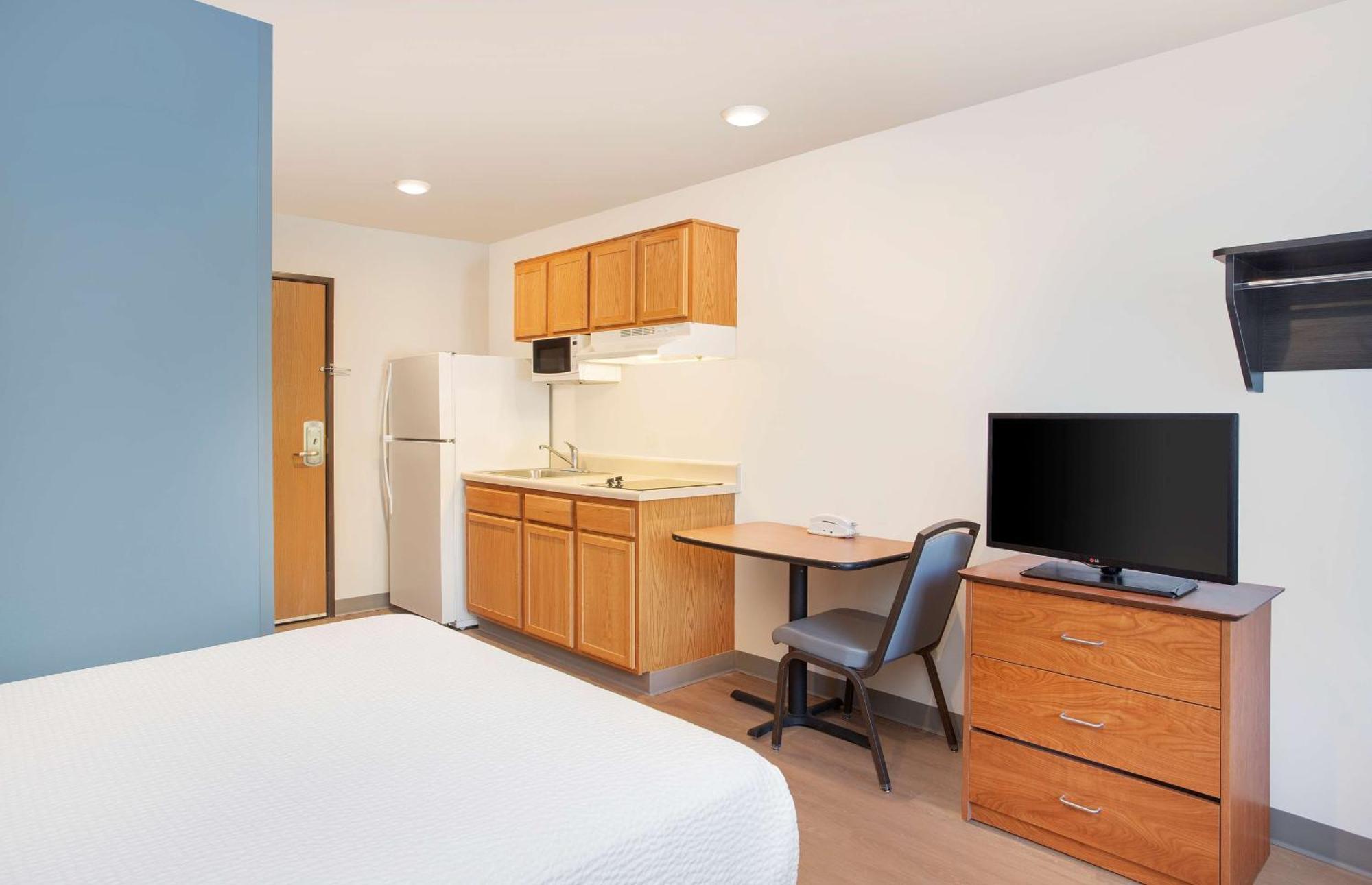 Extended Stay America Select Suites - Fort Myers - Northeast Екстериор снимка