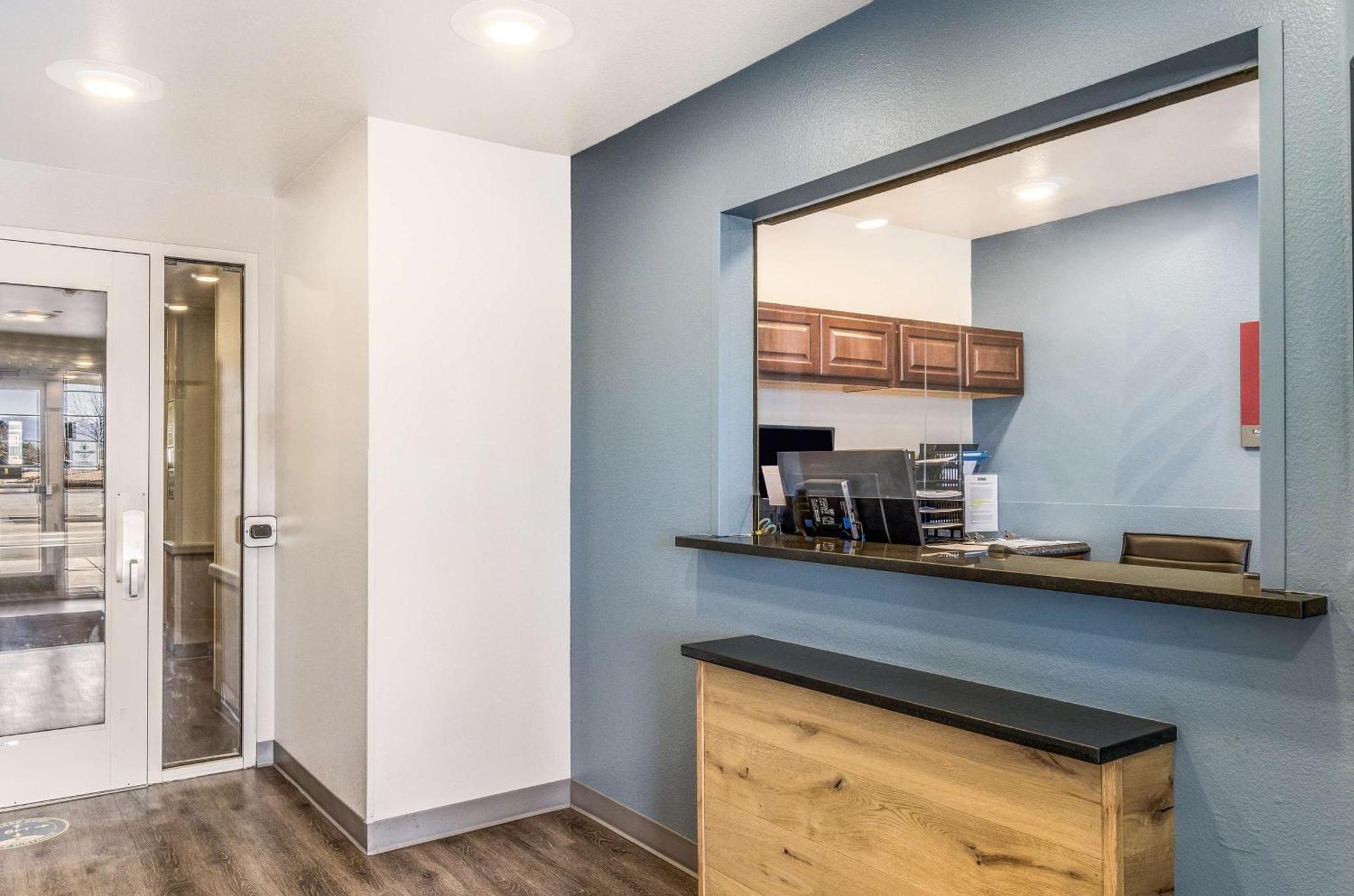Extended Stay America Select Suites - Fort Myers - Northeast Екстериор снимка