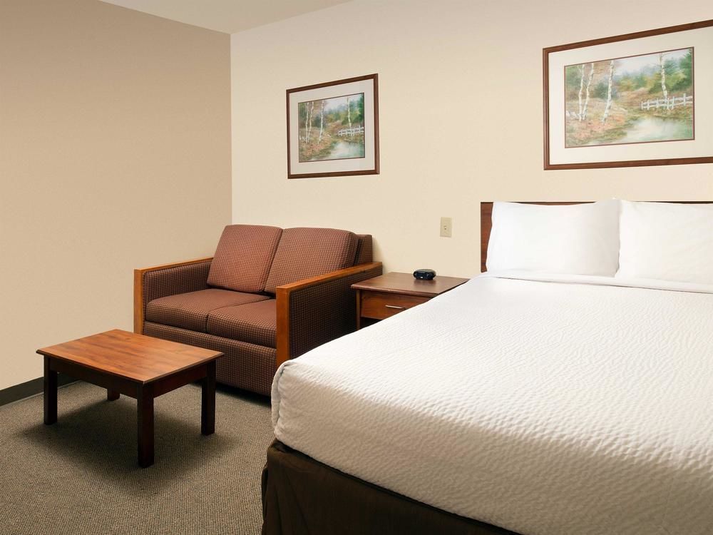 Extended Stay America Select Suites - Fort Myers - Northeast Екстериор снимка